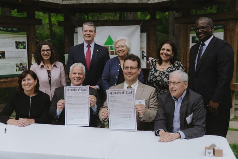 Brooklyn Botanic Garden  Transfers 245 Acres to Teatown
