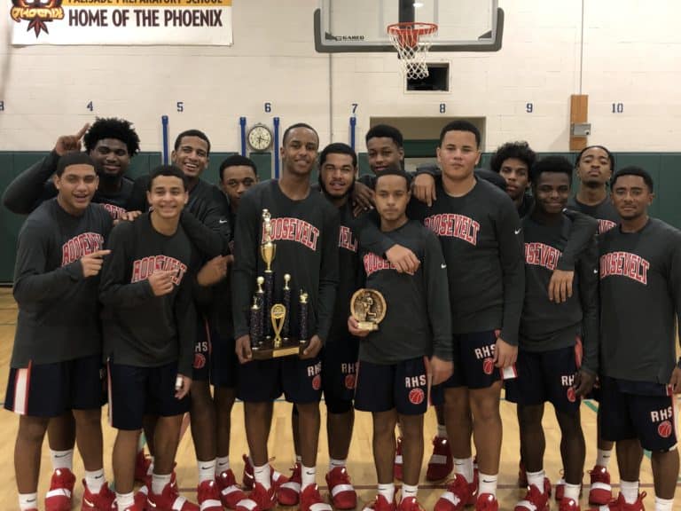 Roosevelt Wins City   H.S. Hoops Title