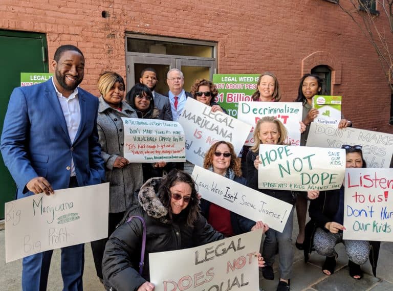Opponents of Legal Pot   Sales Gain Momentum
