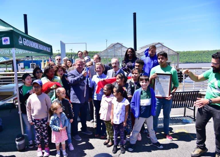 Hundreds Celebrate Opening   Of GWHV Science Barge