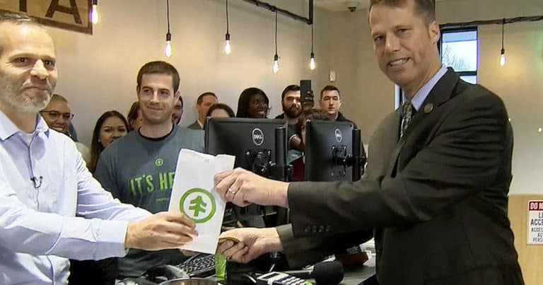 New Yorkers Flocking   To Mass. to Buy Pot