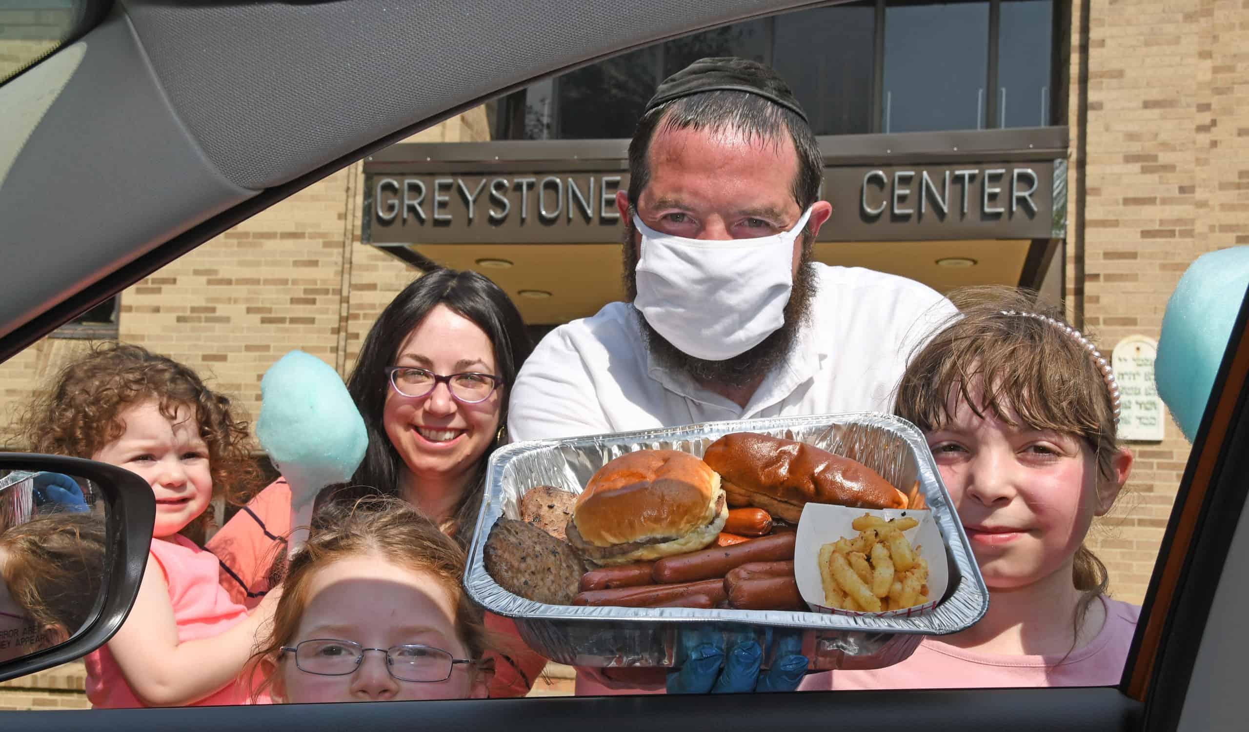 Chabad of Yonkers Hosts Drive Thru BBQ Chabad of Yonkers Hosts Drive Thru BBQ