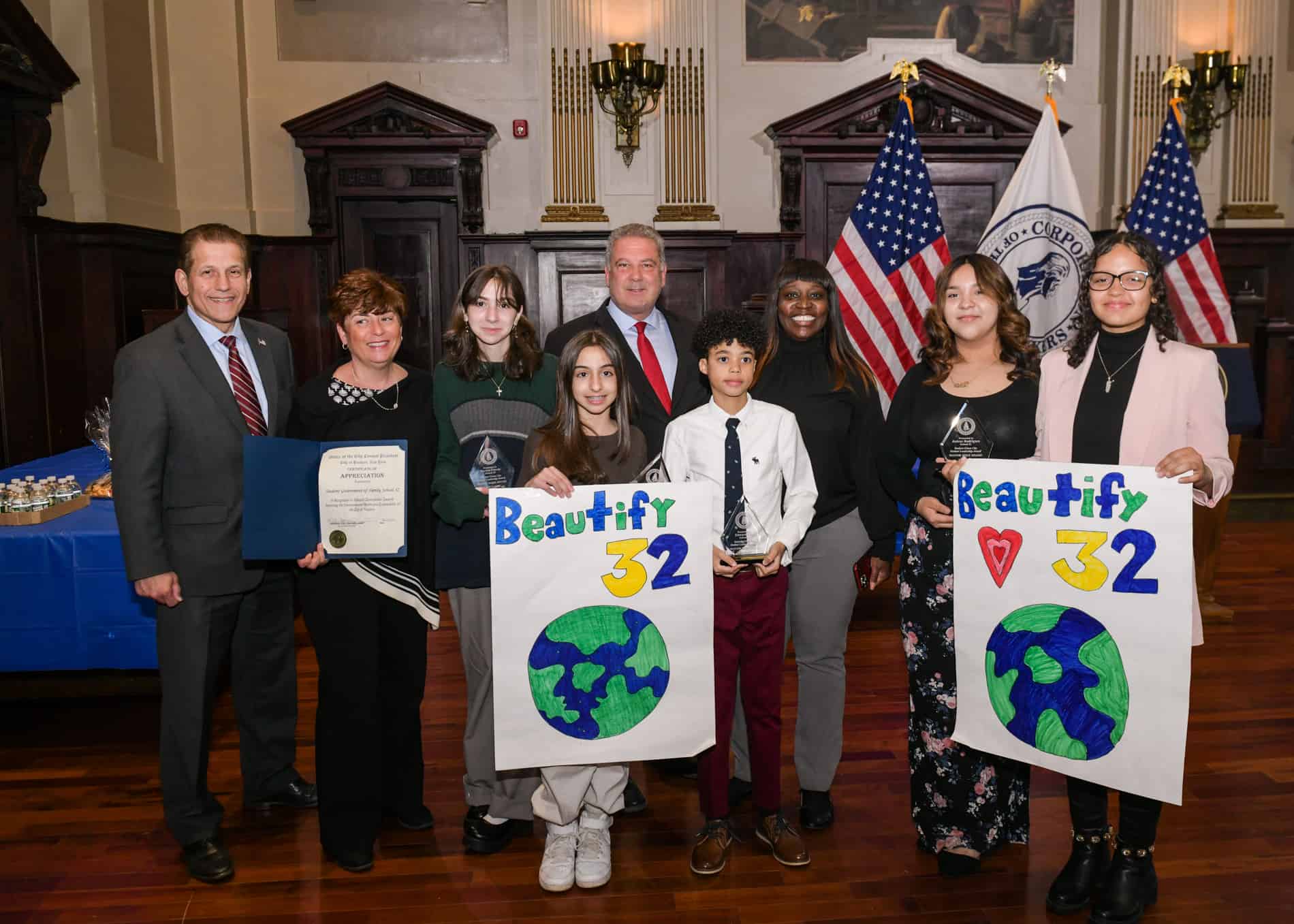 <strong>YONKERS MAYOR SPANO PRESENTS CITYS’ FIRST-EVER GREEN CITY LEADERSHIP AWARDS</strong> <strong>YONKERS MAYOR SPANO PRESENTS CITYS’ FIRST-EVER GREEN CITY LEADERSHIP AWARDS</strong>