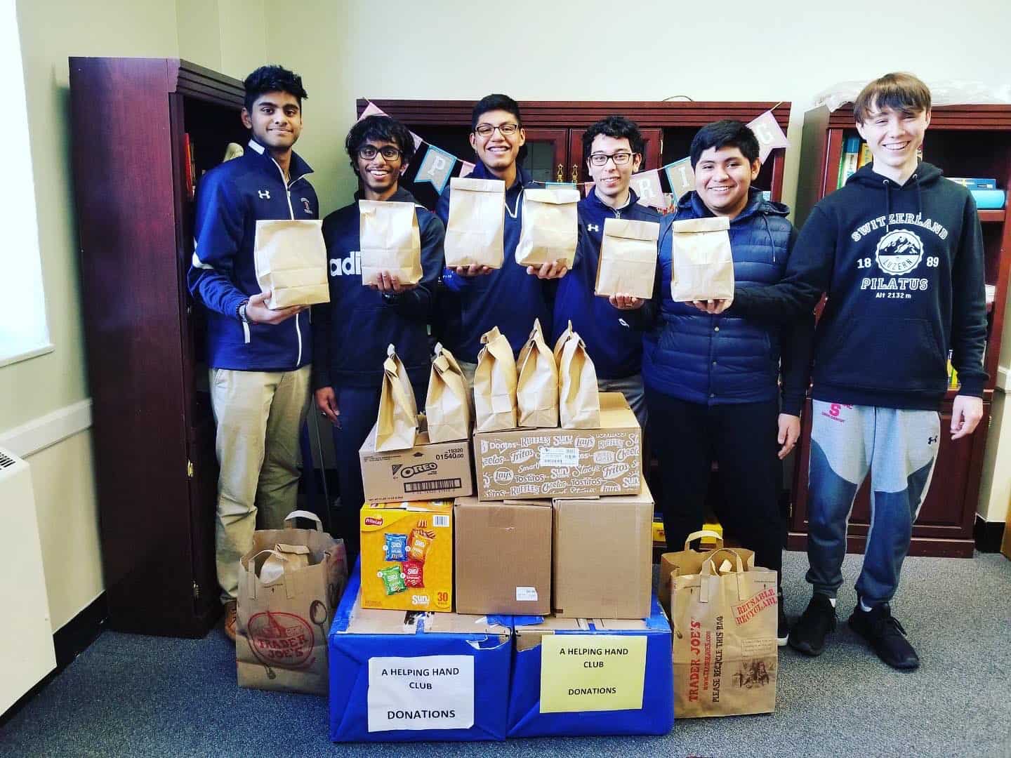Stepinac Students Helping Hand Club Provide Nutritional Snacks for the Homeless Stepinac Students Helping Hand Club Provide Nutritional Snacks for the Homeless
