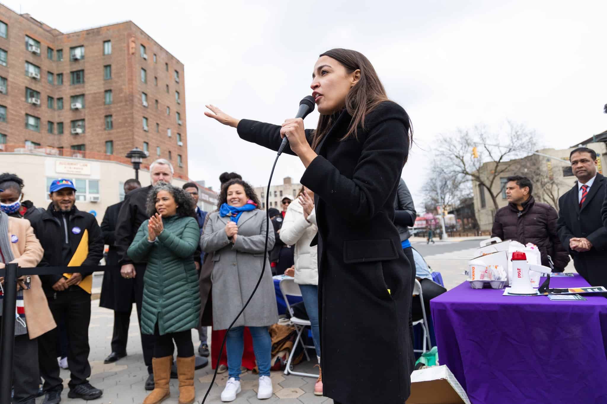 AOC Wants Maloney Out as DCCC Chair; Pelosi Offers Support AOC Wants Maloney Out as DCCC Chair; Pelosi Offers Support