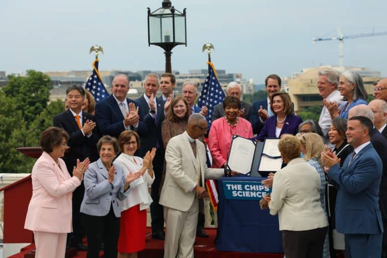 DCCC Chair Rep. Sean Maloney Criticized for Work to Nominate Extreme Republicans in November
