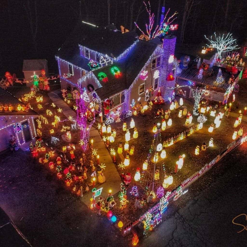 Let Westchester’s Christmas Lights Get You in the Holiday Spirit