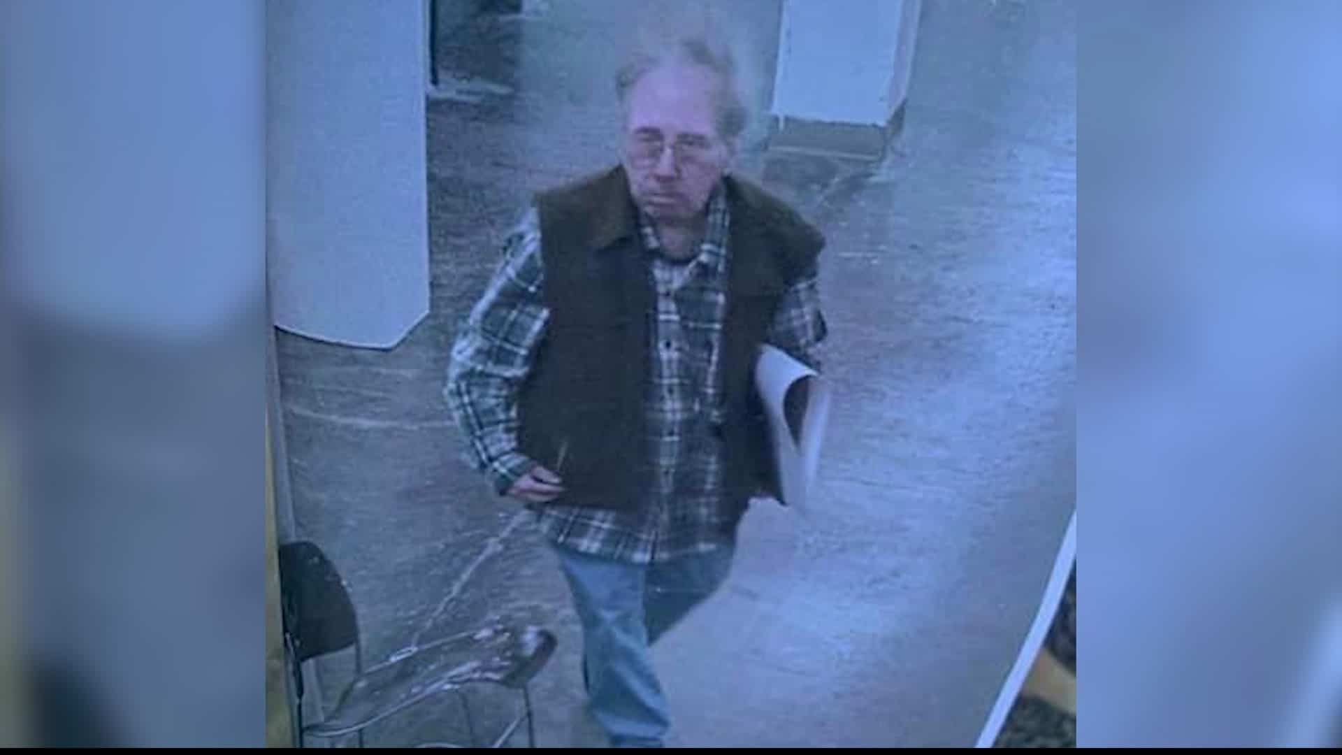 Mystery Man Stealing Nude Art from SUNY Purchase Students…Why? Mystery Man Stealing Nude Art from SUNY Purchase Students…Why?