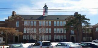 5 Unidentified Males Attempt to Enter Eastchester High School