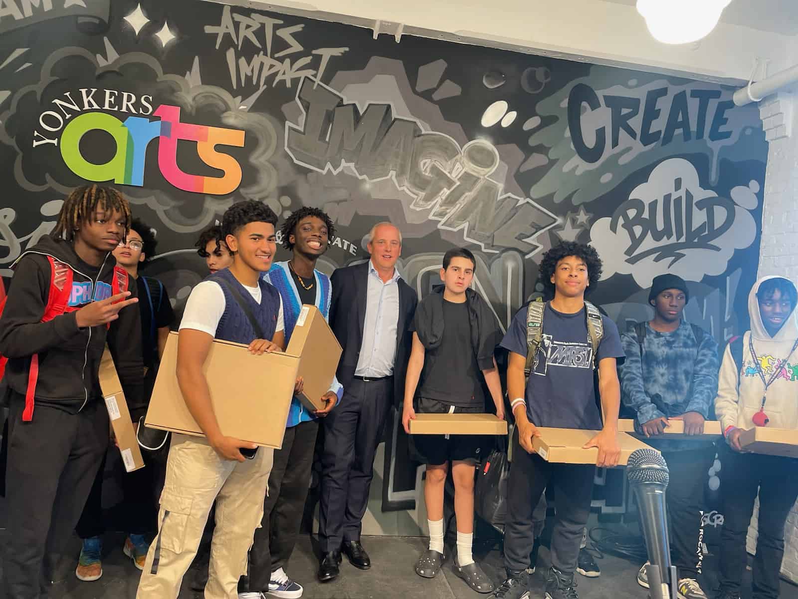 AT&T Provide 100 Laptops to At-Risk Youth in Westchester AT&T Provide 100 Laptops to At-Risk Youth in Westchester