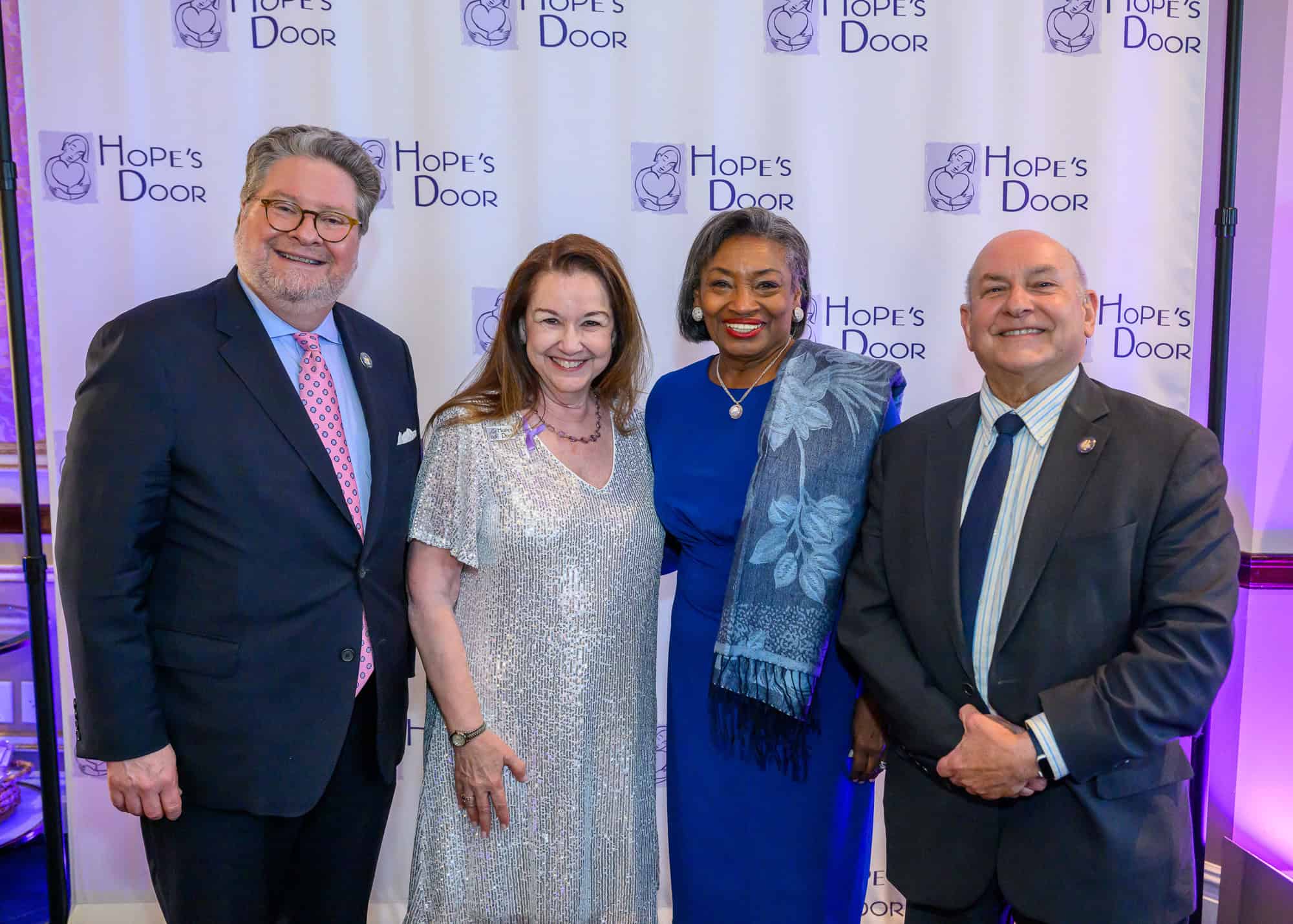 Majority Leader Stewart-Cousins Honored for Leadership on Domestic Violence Majority Leader Stewart-Cousins Honored for Leadership on Domestic Violence