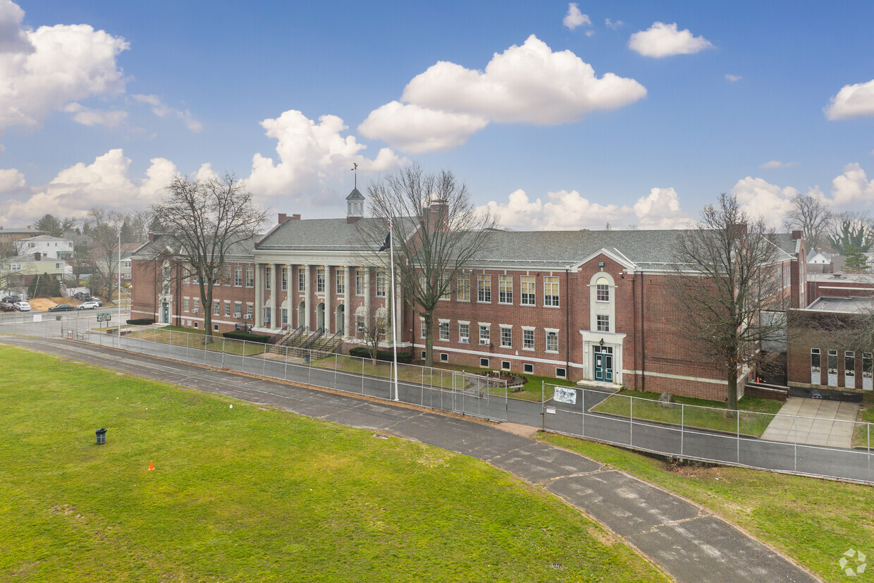 Stabbing at Gorton High School, Yonkers Police Quickly Make Arrest Stabbing at Gorton High School, Yonkers Police Quickly Make Arrest