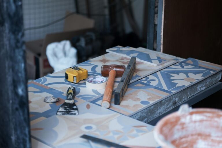 Expert-Led Tiling Courses for Beginners and Professionals: Elevate Your Skills Today