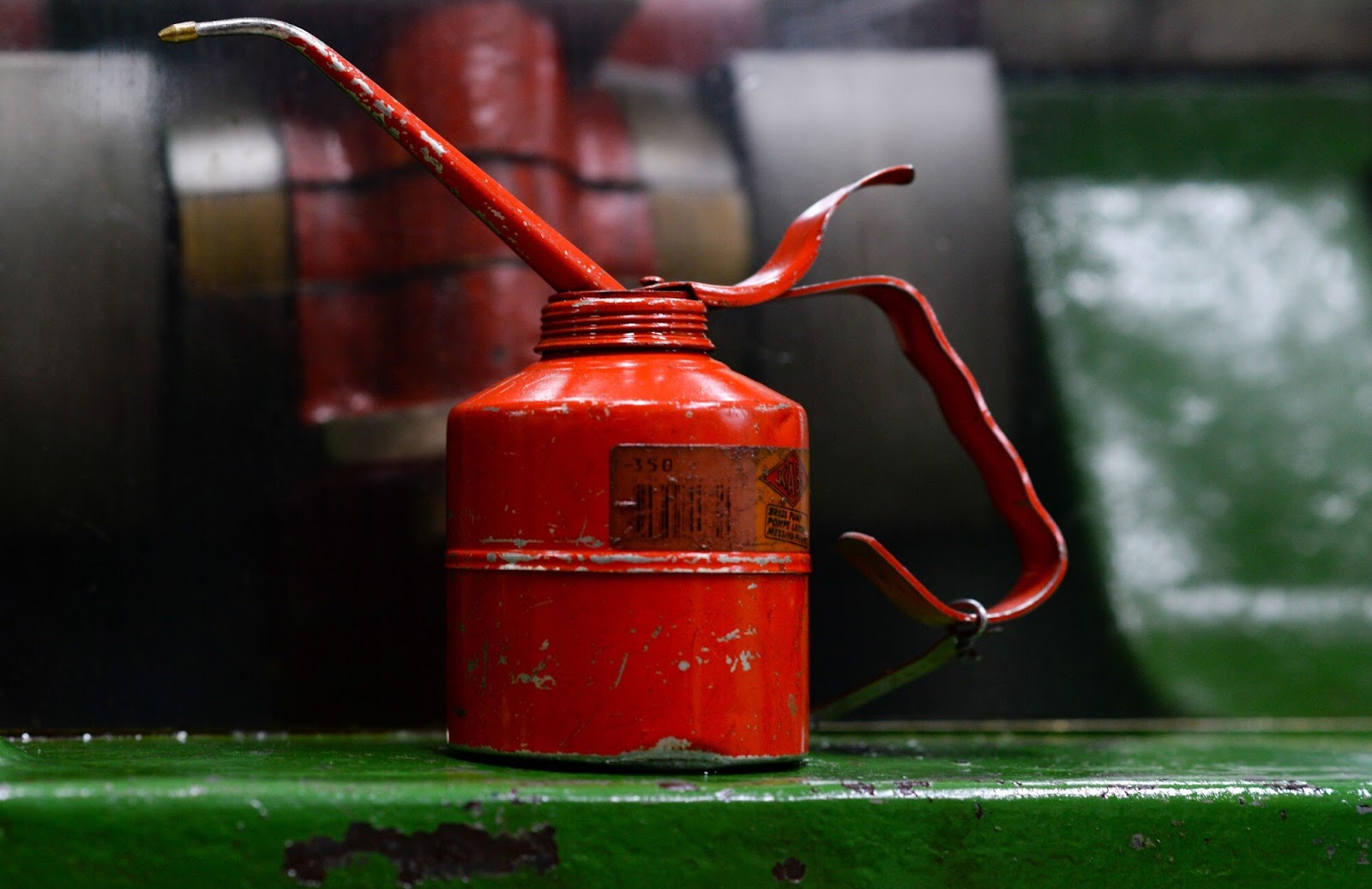 A Guide to Selecting High-end Lubricants & Suppliers for Your Business A Guide to Selecting High-end Lubricants & Suppliers for Your Business