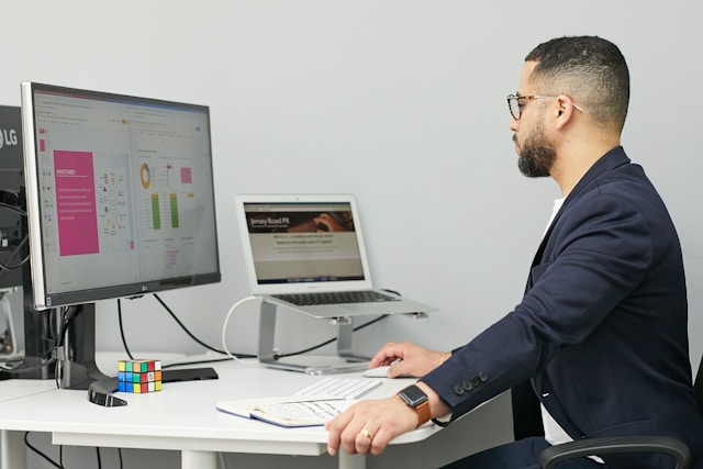 Maximizing Efficiency: How Accounting Software Saves Time and Money Maximizing Efficiency: How Accounting Software Saves Time and Money