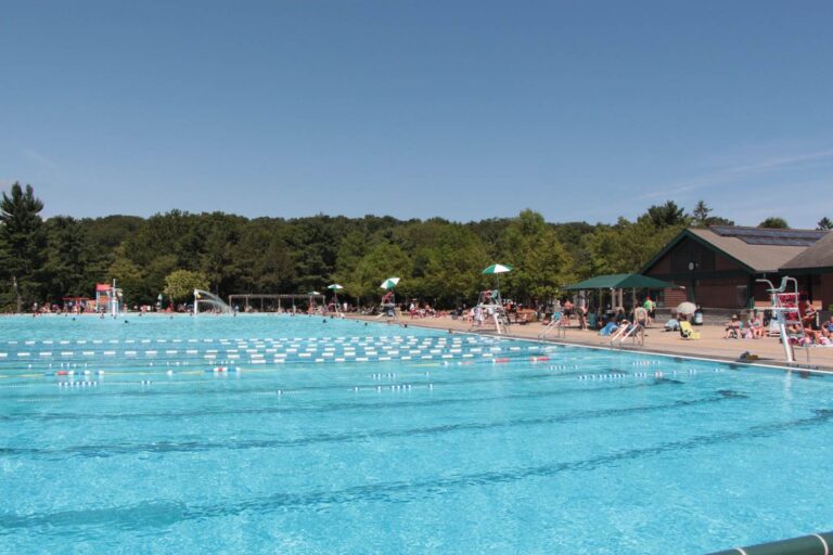 SAXON WOODS AND SPRAIN RIDGE POOLS TO STAY OPEN FOR TWO WEEKENDS IN SEPTEMBER