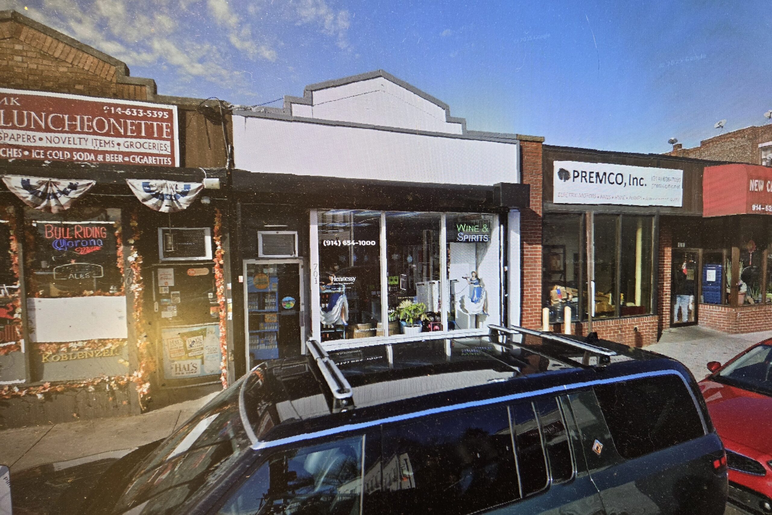 New Rochelle Police Bust A Liquor Store for Cocaine Sales New Rochelle Police Bust A Liquor Store for Cocaine Sales
