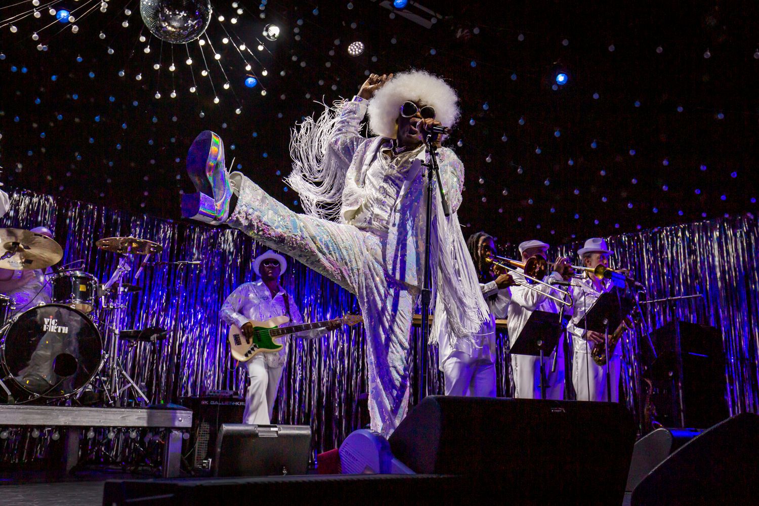 Bon Jovi’s Everett Bradley Brings Holiday Funk to Irvington Theater with Special Guest Meredith Vieira Bon Jovi’s Everett Bradley Brings Holiday Funk to Irvington Theater with Special Guest Meredith Vieira