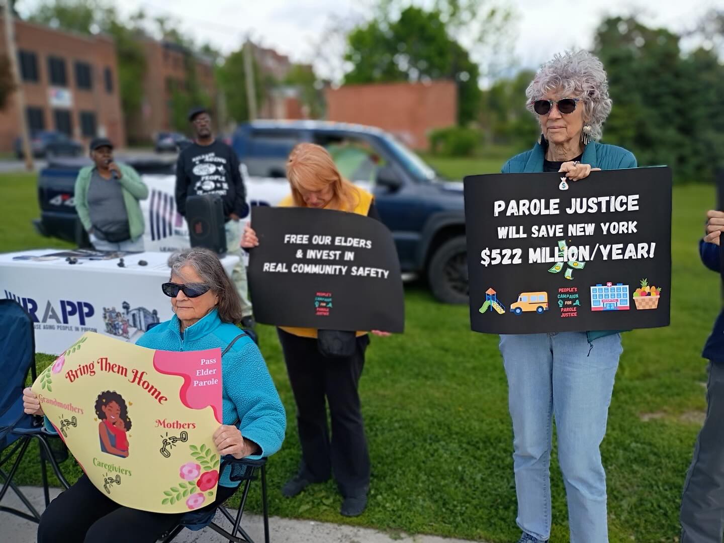 ADVOCATES CONDEMN GOV. HOCHUL’S FAILURE TO COMMUTE ANY SENTENCES FOR WOMEN AHEAD OF MOTHER’S DAY ADVOCATES CONDEMN GOV. HOCHUL’S FAILURE TO COMMUTE ANY SENTENCES FOR WOMEN AHEAD OF MOTHER’S DAY