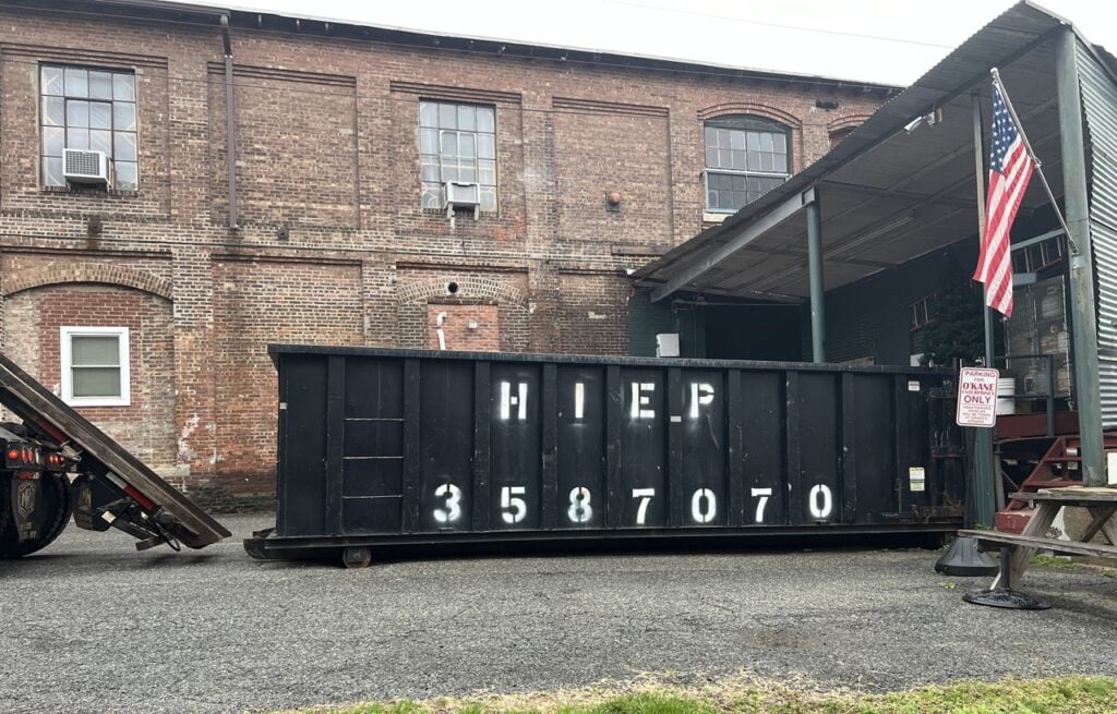 How Dumpster Rental Simplifies Property Cleanouts and Large Organization Projects How Dumpster Rental Simplifies Property Cleanouts and Large Organization Projects