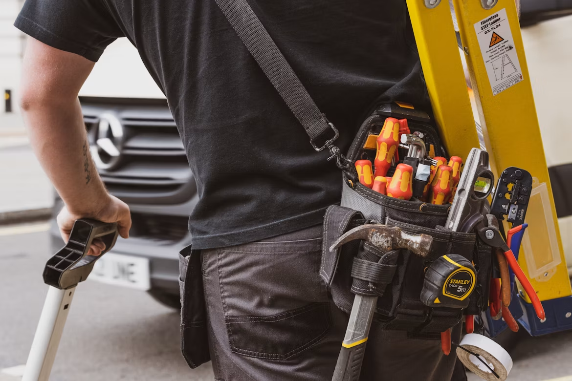 6 Red Flags Your Home’s Systems Are About to Fail This Season 6 Red Flags Your Home’s Systems Are About to Fail This Season