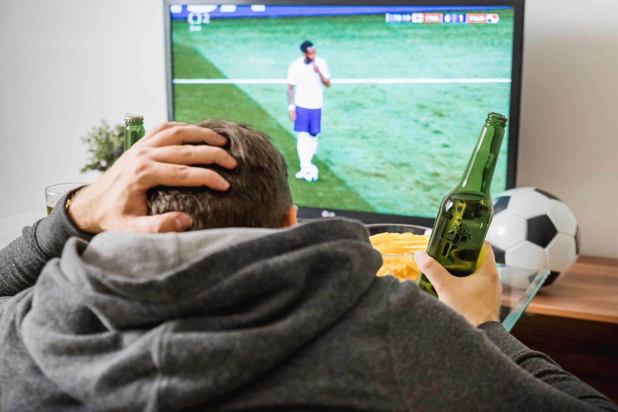 6 New Game Day Drinks to Elevate Your Football Viewing 6 New Game Day Drinks to Elevate Your Football Viewing