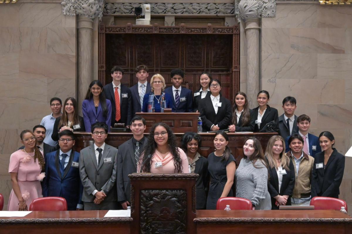 Senator Shelley Mayer Welcomes Youth Advisory Council to Albany Senator Shelley Mayer Welcomes Youth Advisory Council to Albany