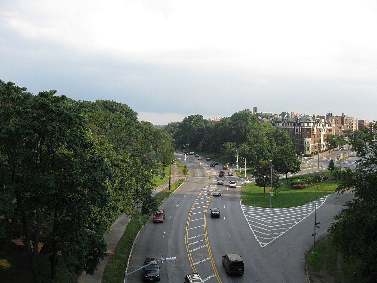 Yonkers Police Chase Carjacker into the Bronx, Shots Fired Yonkers Police Chase Carjacker into the Bronx, Shots Fired